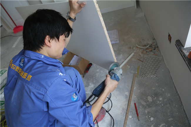 驚！一個(gè)核桃就能輕松解決家具維修問(wèn)題