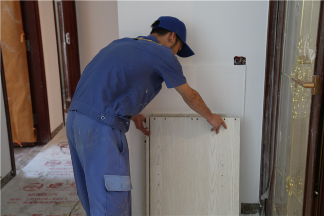 現(xiàn)場(chǎng)直擊辦公家具拆裝步驟，趕緊看過(guò)來(lái)