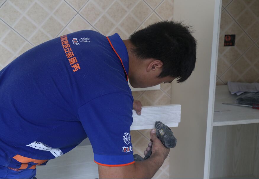 走進(jìn)安裝現(xiàn)場(chǎng)，走近安裝師傅