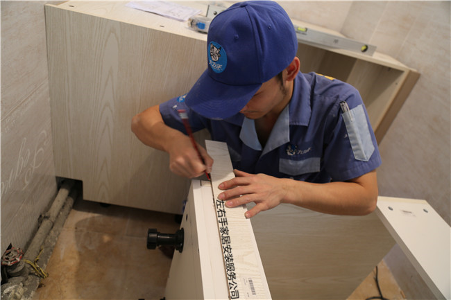 櫥柜安裝柜門也有需要注意的嗎？