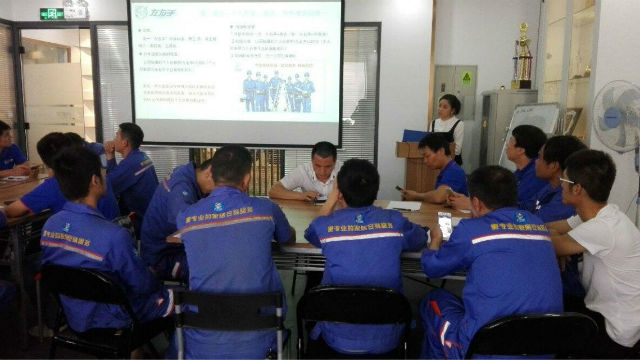 師傅培訓(xùn)，安裝工人需要專門培訓(xùn)