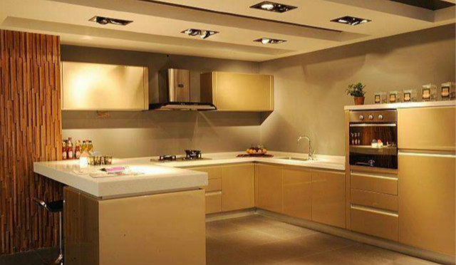 烤漆櫥柜門板上的油污清理技巧，清理步驟有哪些？