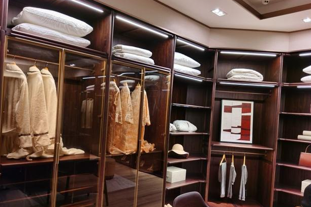 時尚家居裝修設(shè)計，定制家居時尚服務(wù)行業(yè)