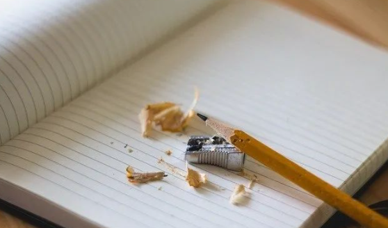 板式家具開(kāi)料;板式學(xué)校家具的保養(yǎng)方式你知道嗎？