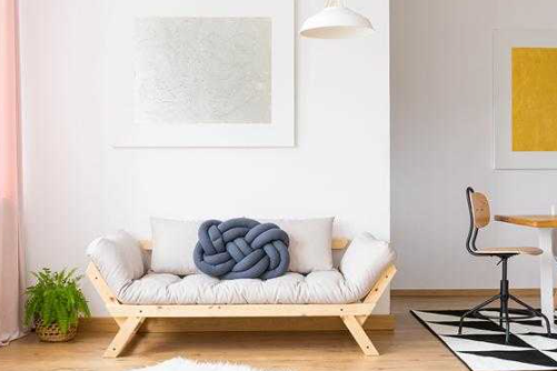 老紅木家具中信：家具網(wǎng)上買還是實體店買好？