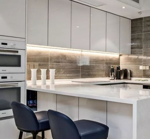 櫥柜材料排名;櫥柜家具柜子里面裝的燈，都是怎么安裝的呢？燈都有什么樣子的？