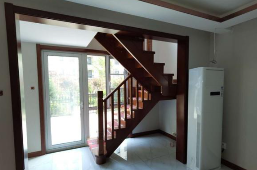 家庭裝修中式風(fēng)格;硬裝結(jié)束，裝修新中式風(fēng)格真心漂亮