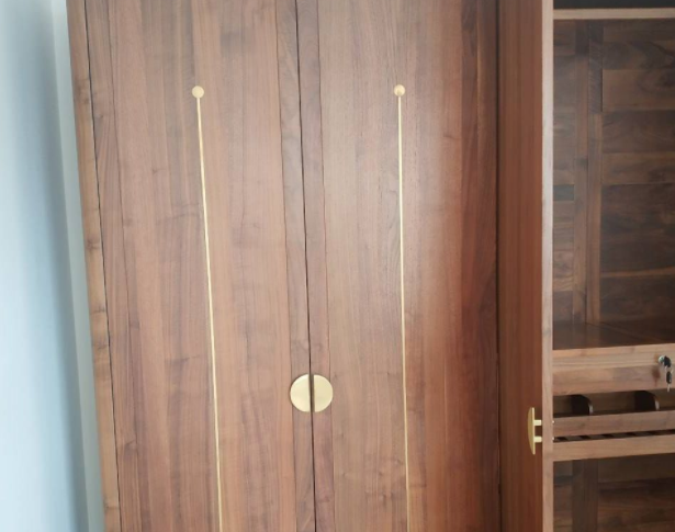 廣東實木家具整體櫥柜：實木家具=用實木做的家具？