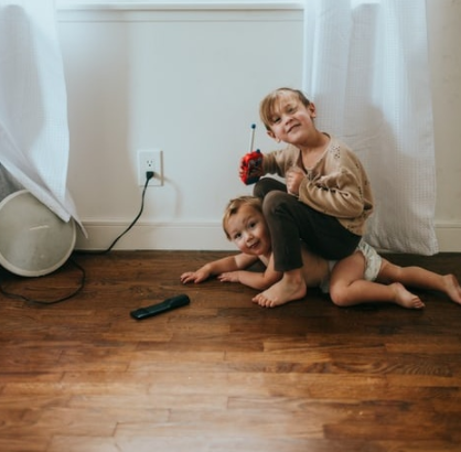 防靜電地板蠟：精油和木地板蠟，哪個(gè)更有效？