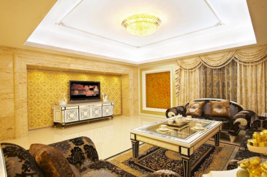 中式單人沙發(fā)：沙發(fā)擺放五大禁忌，千萬別讓沙發(fā)圍住你的財運