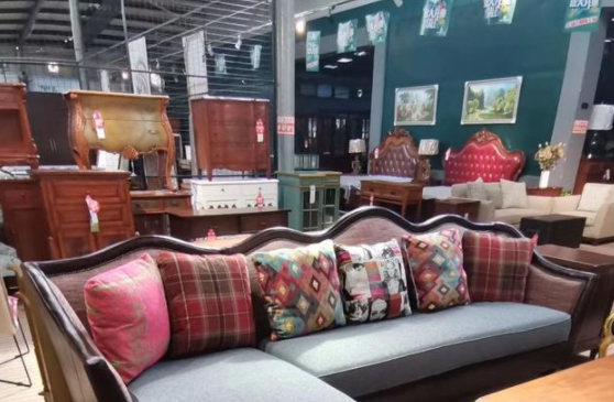 歐式布藝沙發(fā)如何清洗，布藝沙發(fā)面料有幾款？