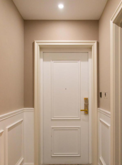 踢腳線安裝材質;墻面裝一圈護墻板，還要不要裝踢腳線？