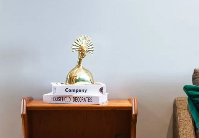 客廳家具設(shè)計圖，客廳做全面墻書柜+隱形門