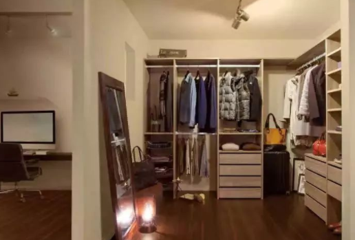 時尚衣帽間裝修：不同面積的衣帽間，怎么布局才算合理？