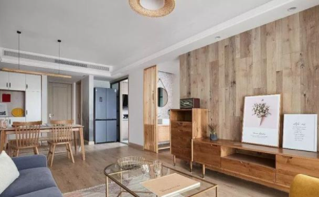 原木裝修價格：新房裝成原木簡約清風(fēng)，溫馨漂亮，一個玄關(guān)柜更是實(shí)用好看