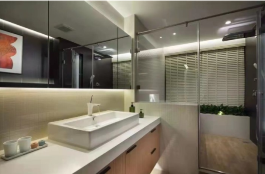 衛(wèi)生間玻璃隔斷配件：衛(wèi)生間玻璃隔斷有哪些作用？新房衛(wèi)生間這樣隔斷增加空間感