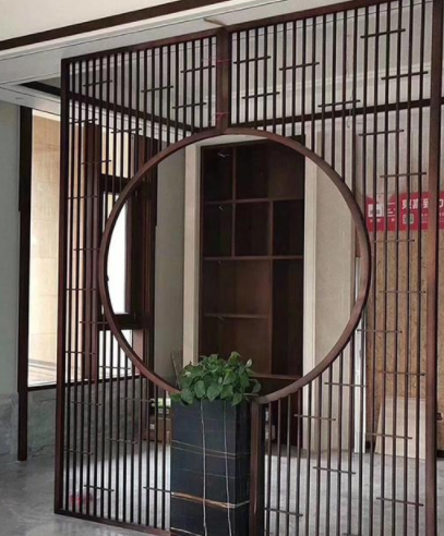 成都不銹鋼屏風(fēng)，鋁屏風(fēng)與鋼屏風(fēng)的區(qū)別在哪？