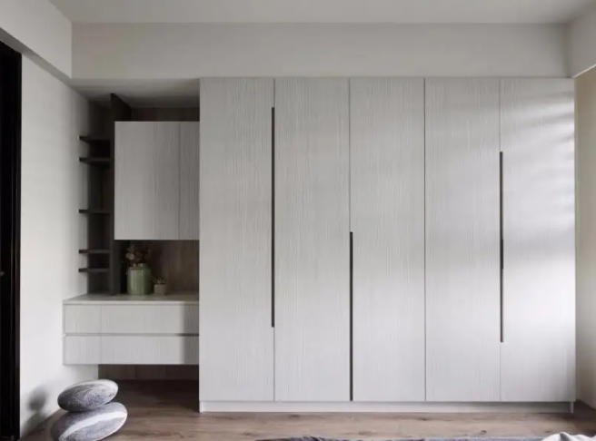 省錢衣柜做法技巧，衣柜怎么裝省錢實用？